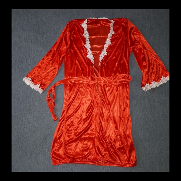 New Ladies 2 Pc Nightie and Robe - Picture 2 of 6